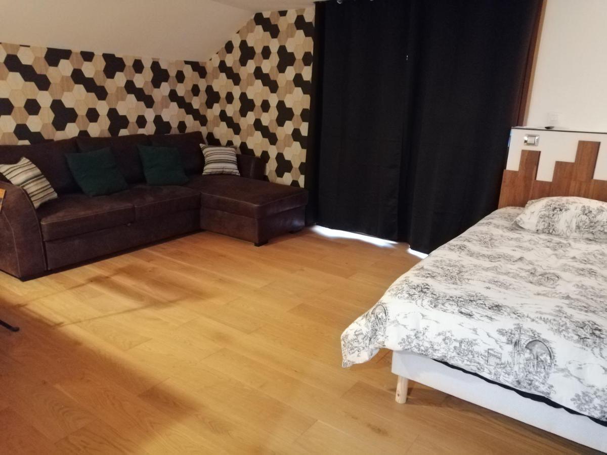 Le Gite Du Chtihameau Avec Piscine Interieure Privative, Selon Date Bassee المظهر الخارجي الصورة